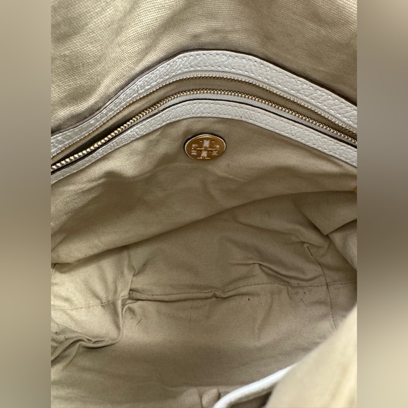 Tory Burch Amalie Adjustable Strap White Pebbled Leather Hobo Purse Crossbody - Picture 13 of 14